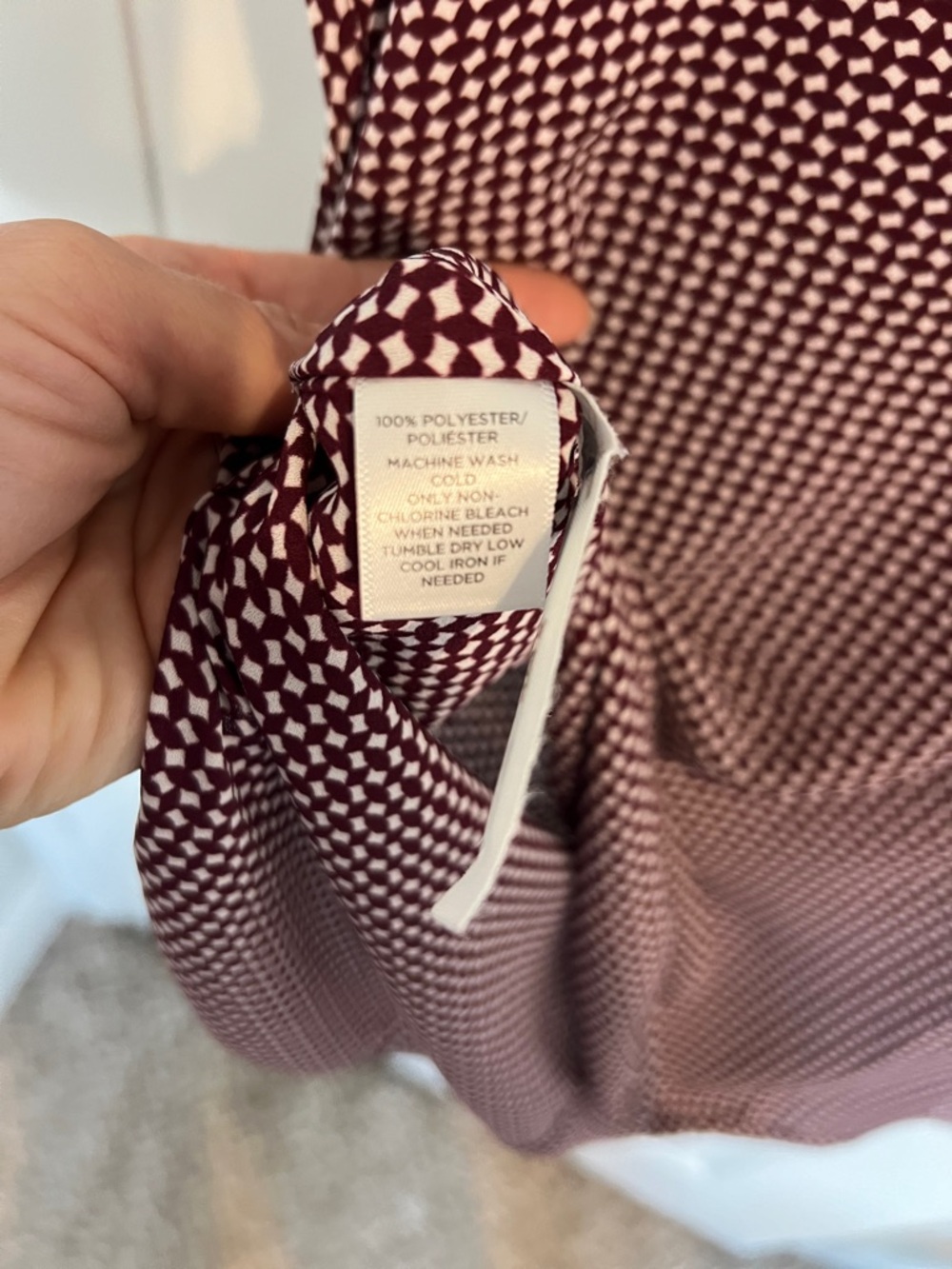 LOFT Burgundy & White Sleeveless Super Light & Airy Round Neck Top Size M - Picture 8 of 8